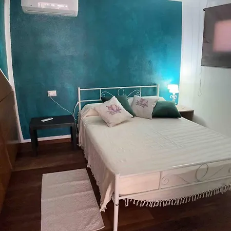 Sardinia House With Beautiful View Near Sea Nyaraló