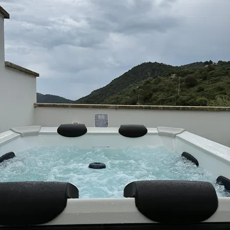 Prázdninový dům Sardinia House With Beautiful View Near Sea